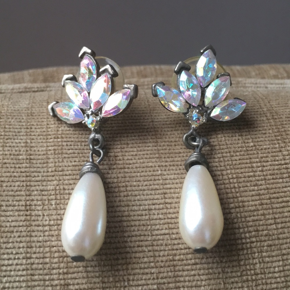 Enchanting vintage lotus earrings